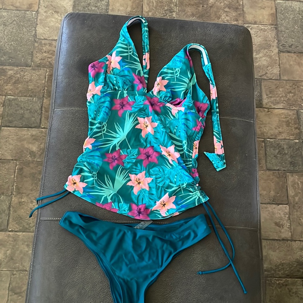 Bathing Suit, tankini from Schein. Size large. Never worn.